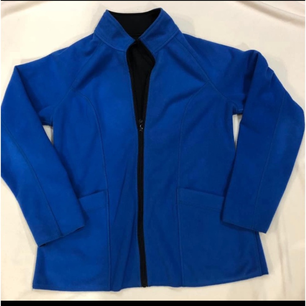 Healing hands reverseable jacket . Tag missing . Fits like medium